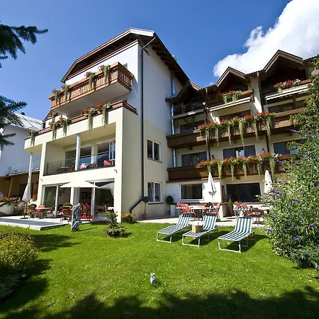 Tschirgantblick Hotel 4*